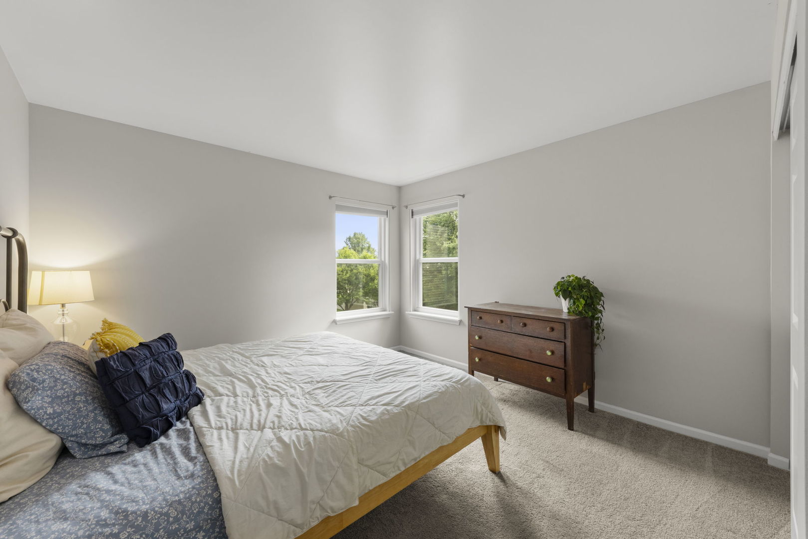 734 Lenox Avenue, Bolingbrook, IL 60490