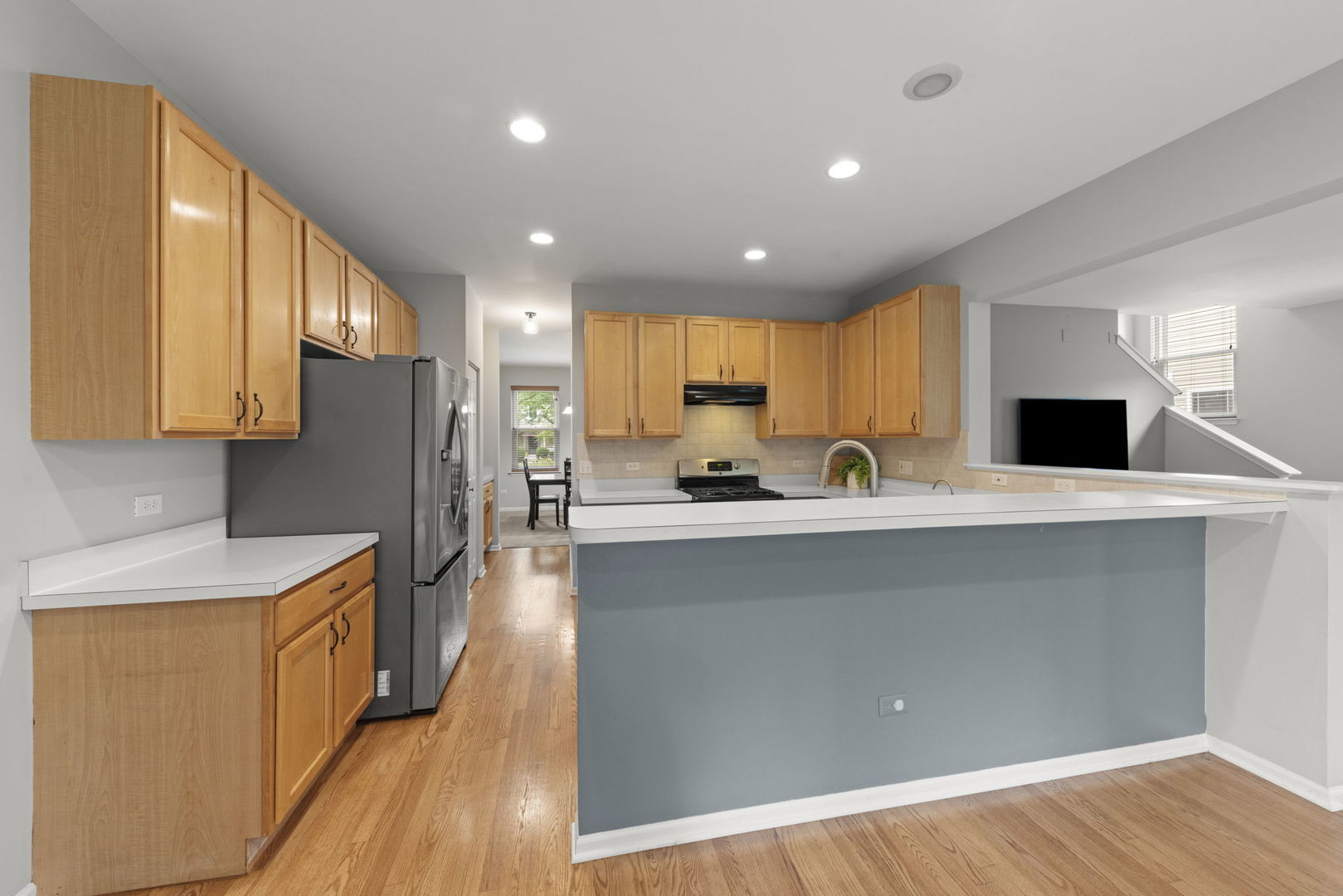 734 Lenox Avenue, Bolingbrook, IL 60490
