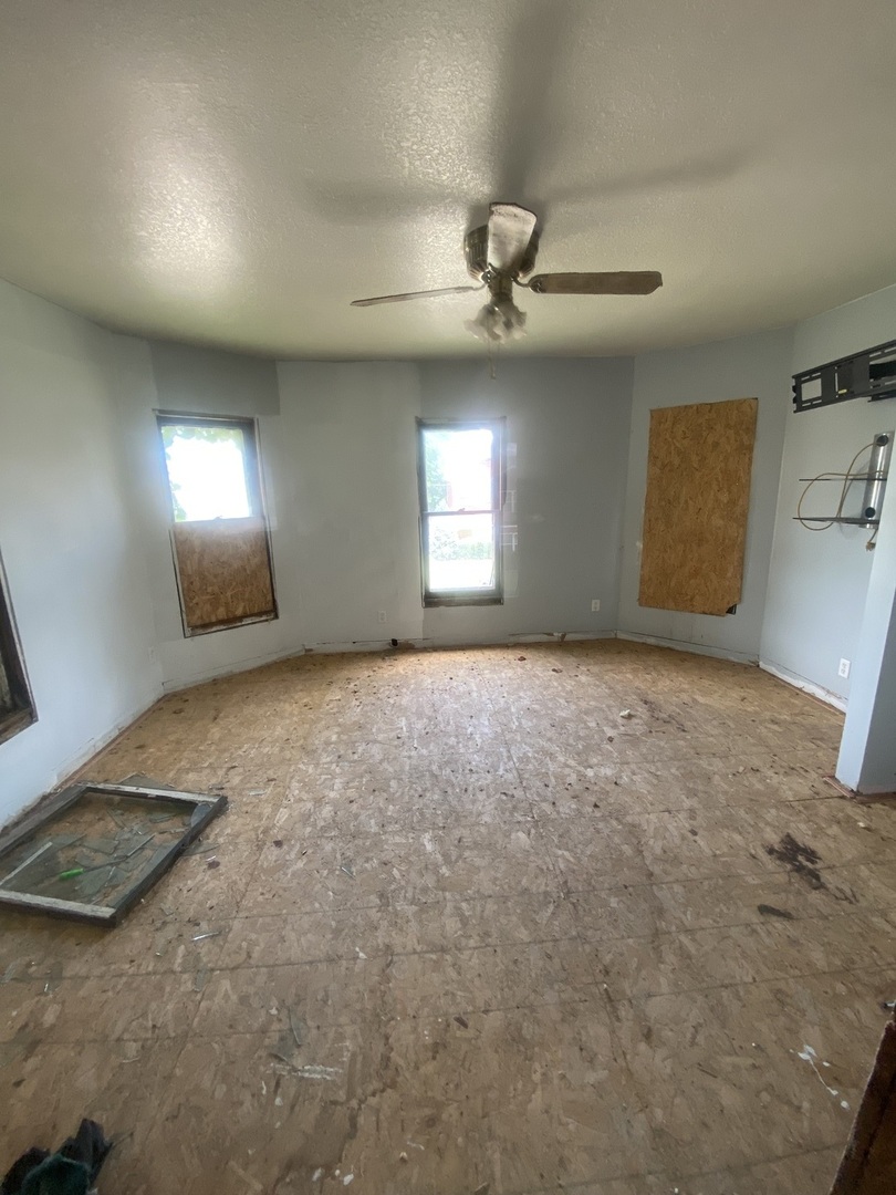 901 4th Avenue, Sterling, IL 61081