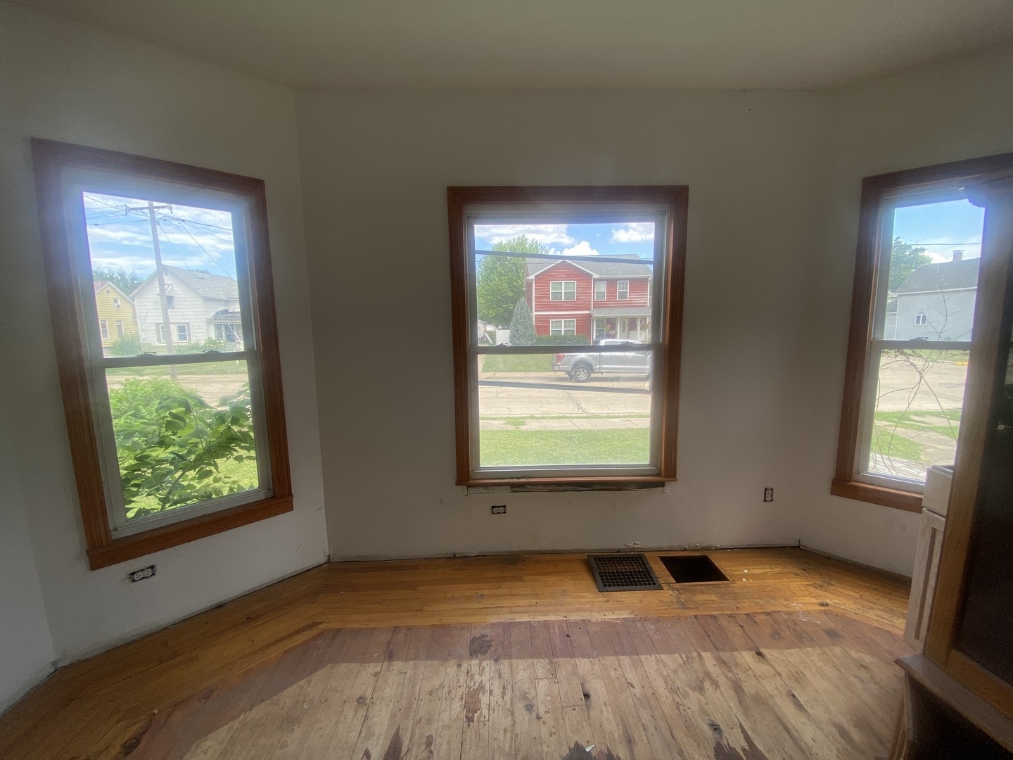 901 4th Avenue, Sterling, IL 61081