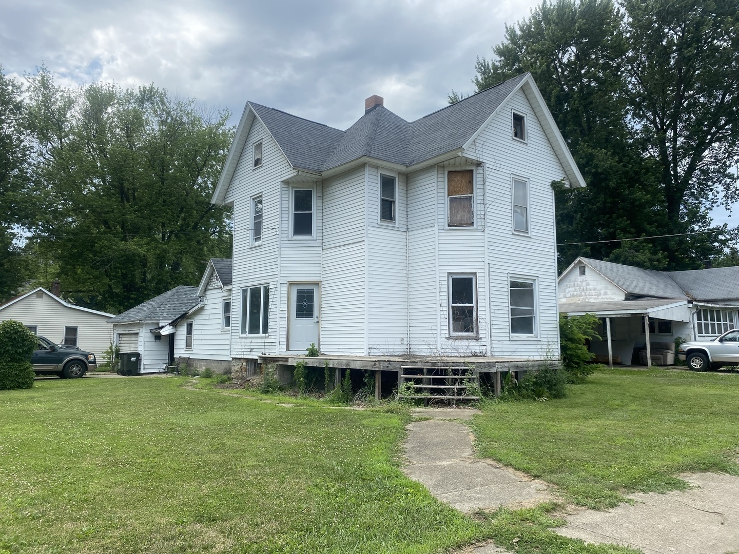 901 4th Avenue, Sterling, IL 61081