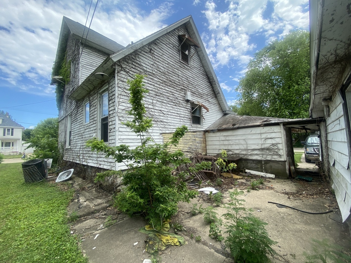 901 4th Avenue, Sterling, IL 61081