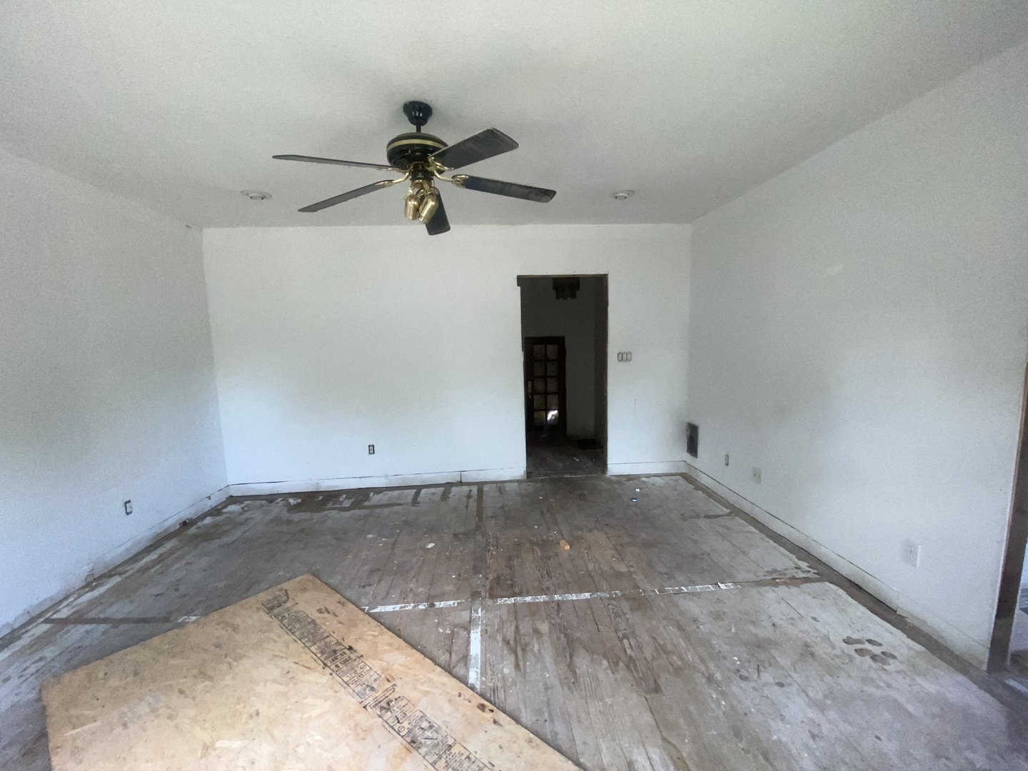 901 4th Avenue, Sterling, IL 61081
