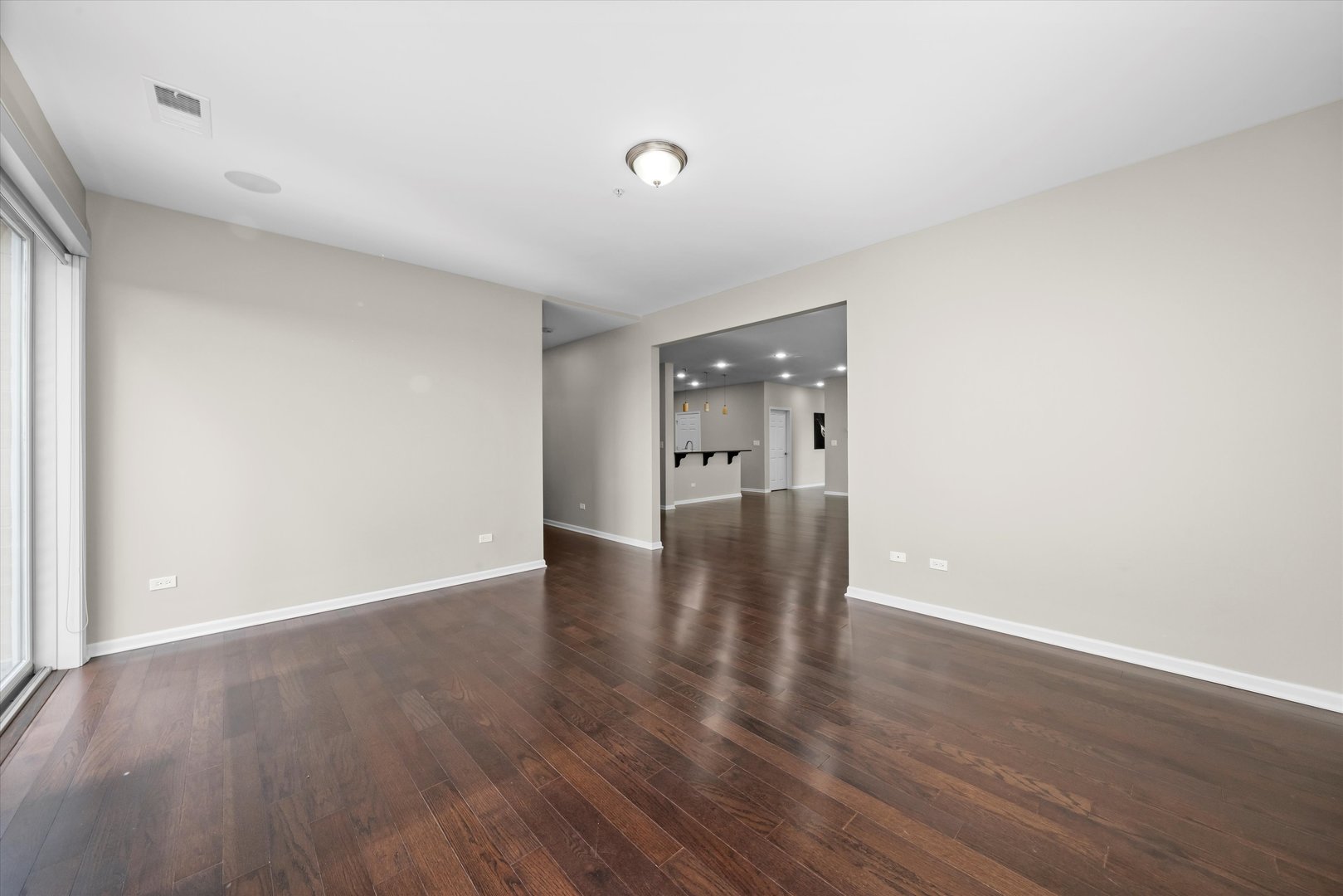 300 Village Circle #505, Willow Springs, IL 60480