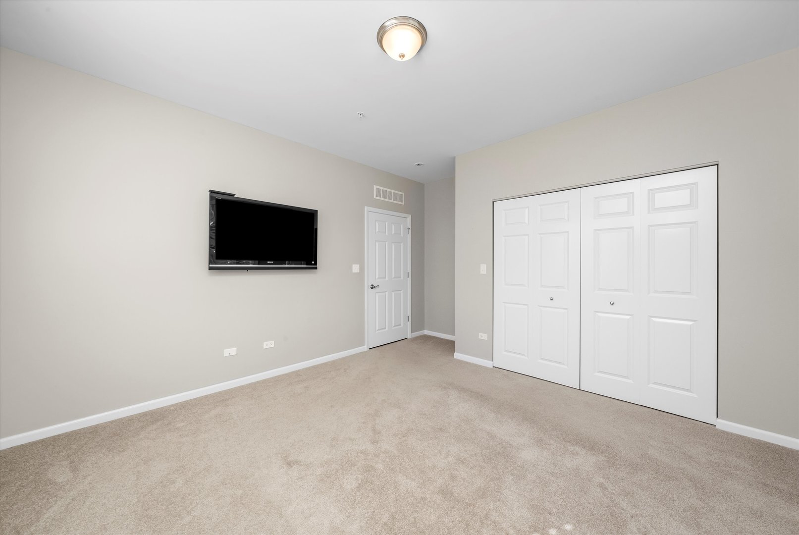 300 Village Circle #505, Willow Springs, IL 60480