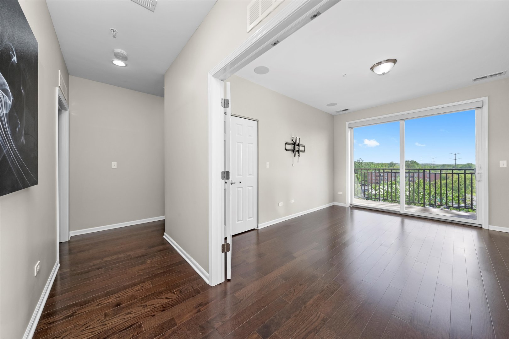 300 Village Circle #505, Willow Springs, IL 60480