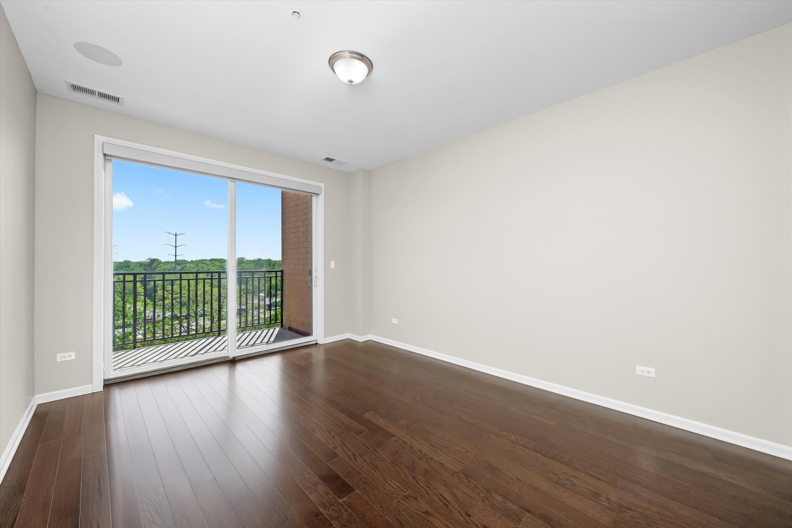 300 Village Circle #505, Willow Springs, IL 60480