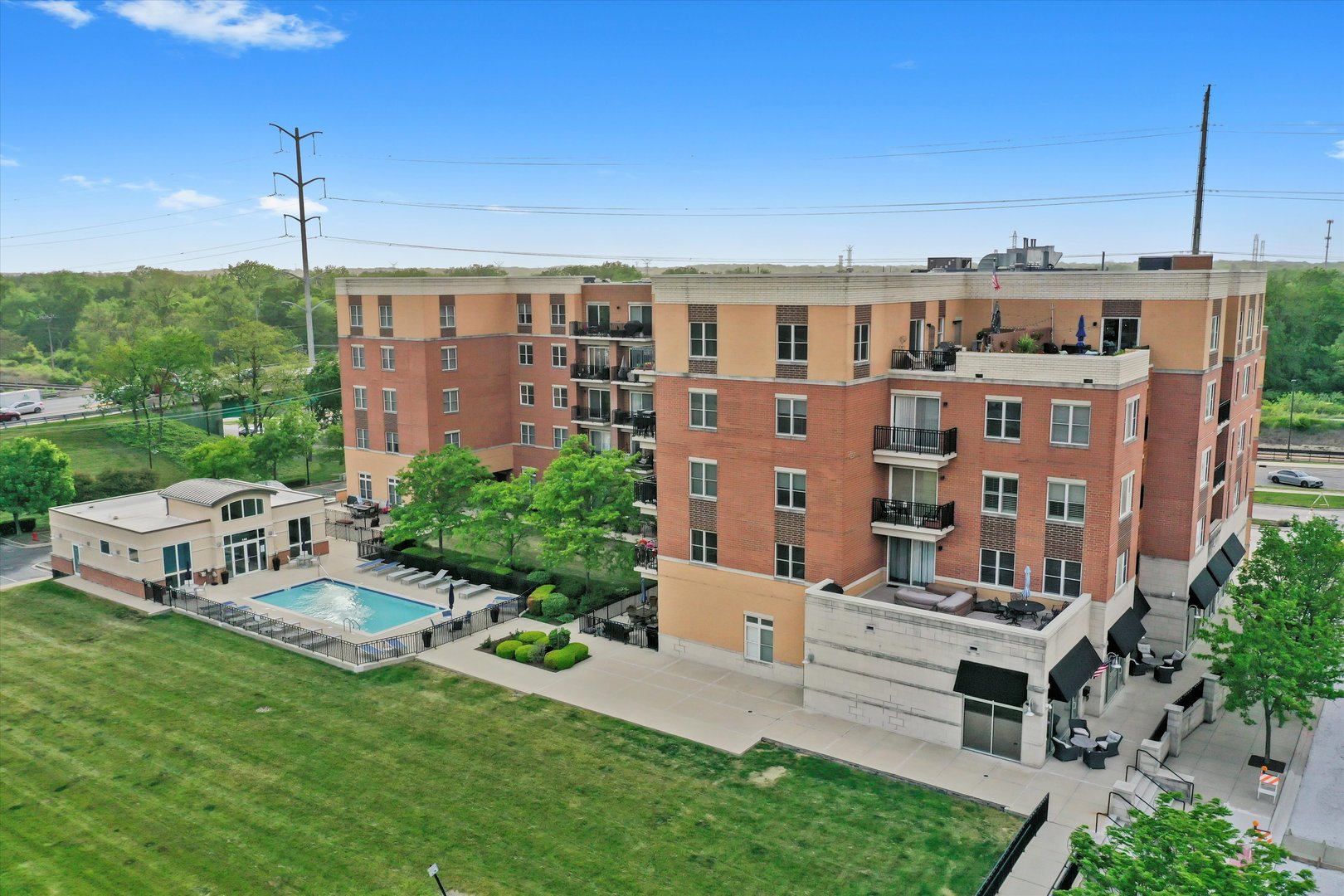 300 Village Circle #505, Willow Springs, IL 60480