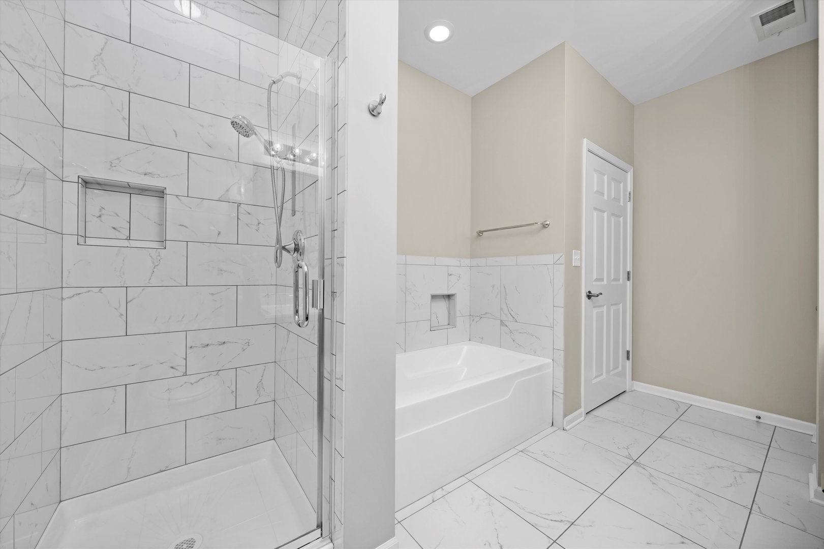 300 Village Circle #505, Willow Springs, IL 60480