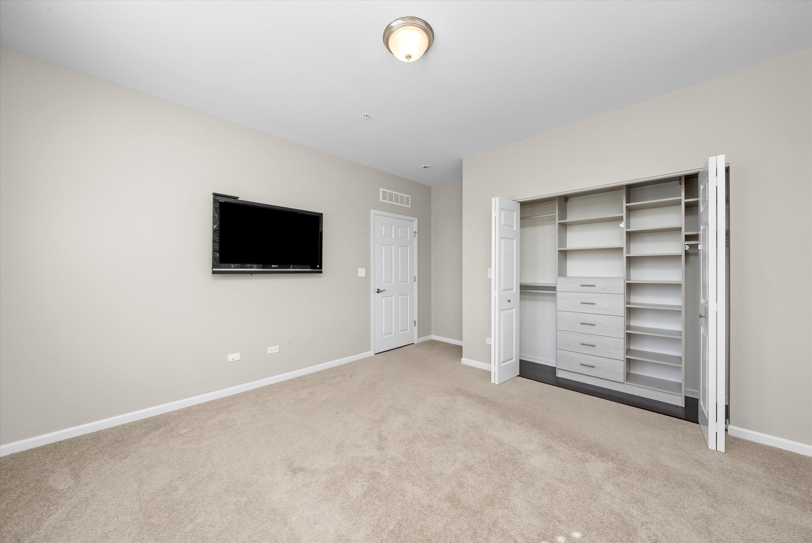 300 Village Circle #505, Willow Springs, IL 60480