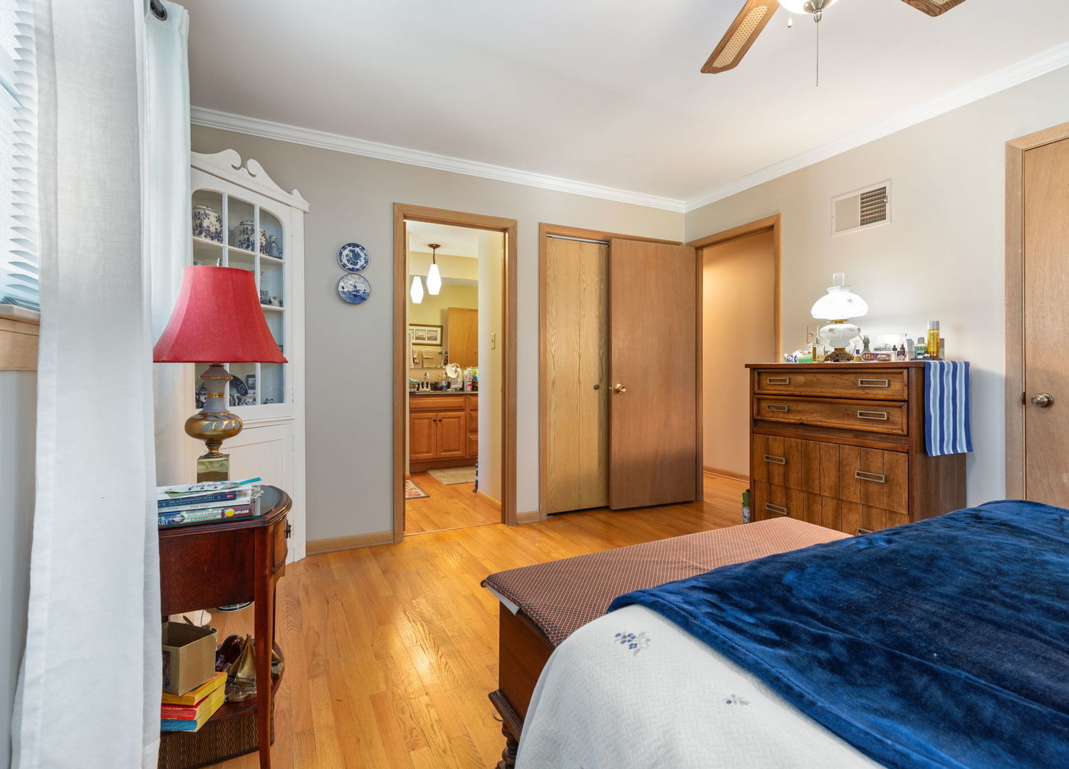 1888 Cheshire Lane, Wheaton, IL 60189
