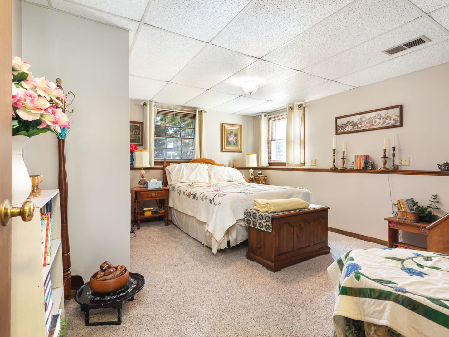 1888 Cheshire Lane, Wheaton, IL 60189