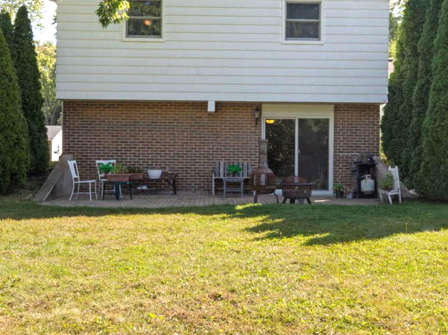 1888 Cheshire Lane, Wheaton, IL 60189