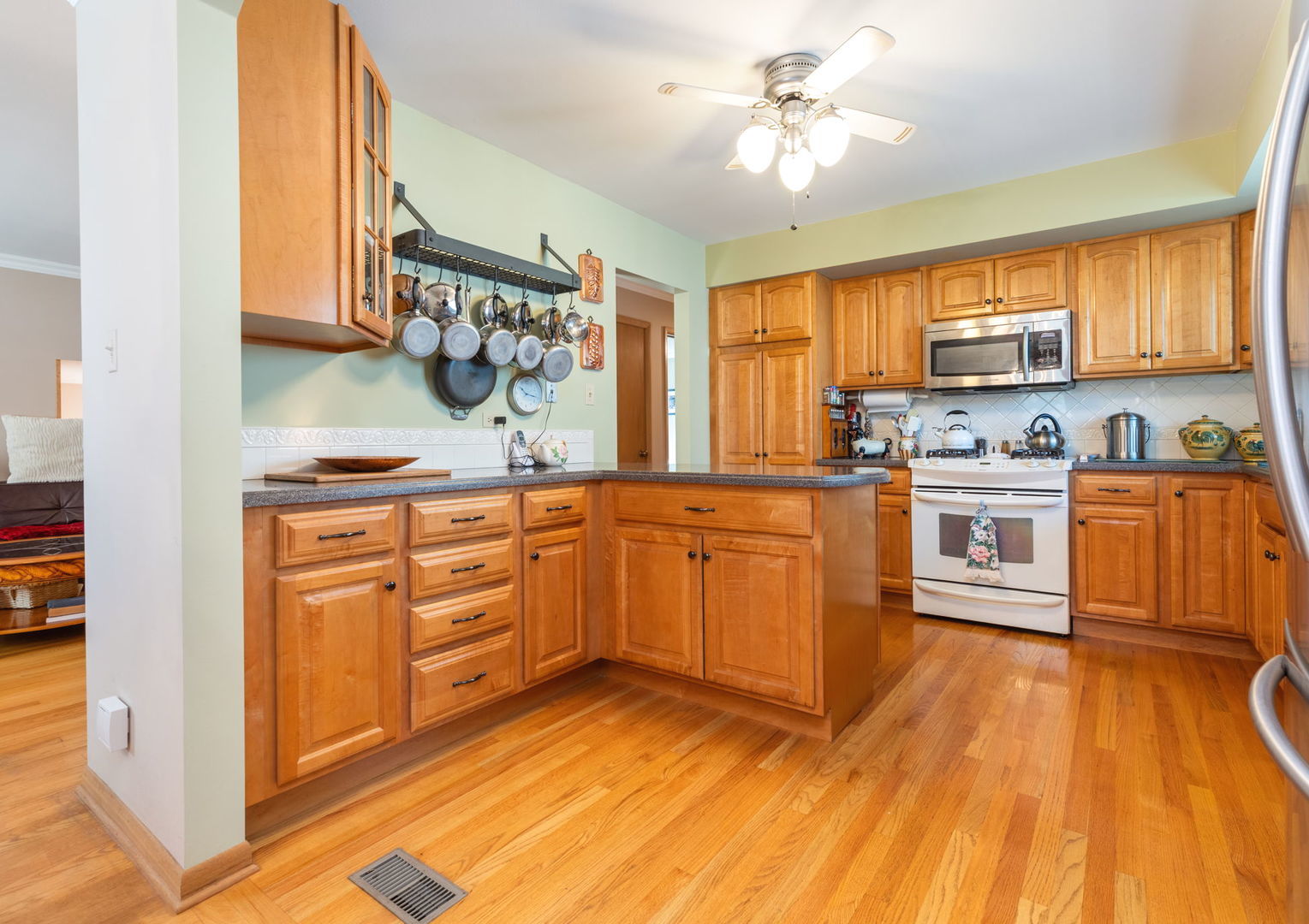 1888 Cheshire Lane, Wheaton, IL 60189