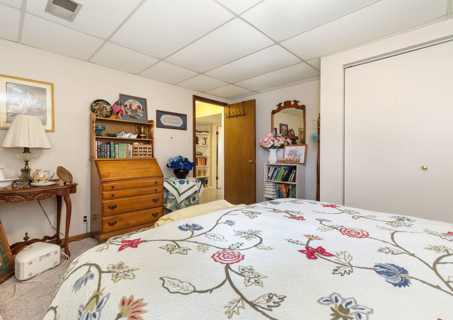 1888 Cheshire Lane, Wheaton, IL 60189