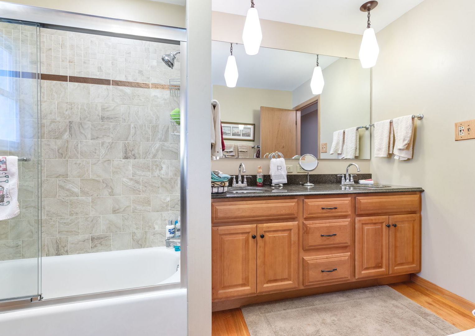 1888 Cheshire Lane, Wheaton, IL 60189