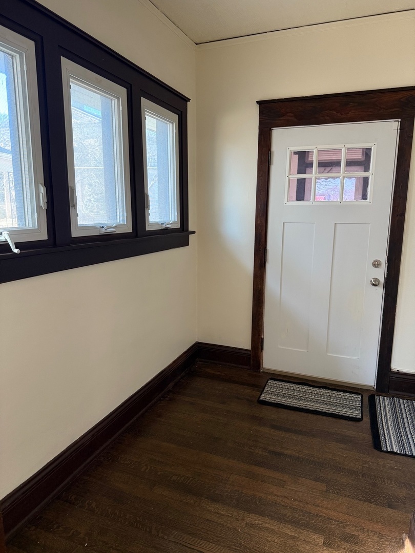 323 N West Street #B, Waukegan, IL 60085