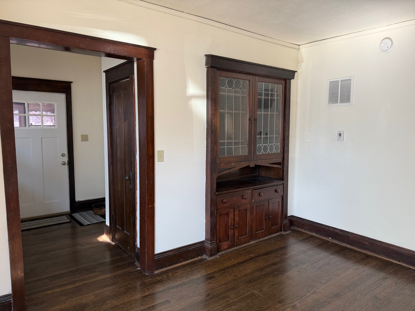 323 N West Street #B, Waukegan, IL 60085