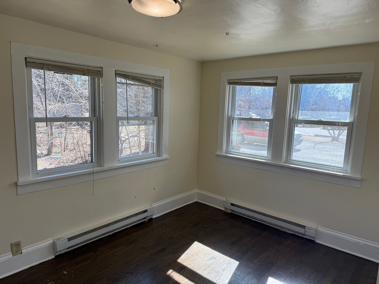 323 N West Street #B, Waukegan, IL 60085