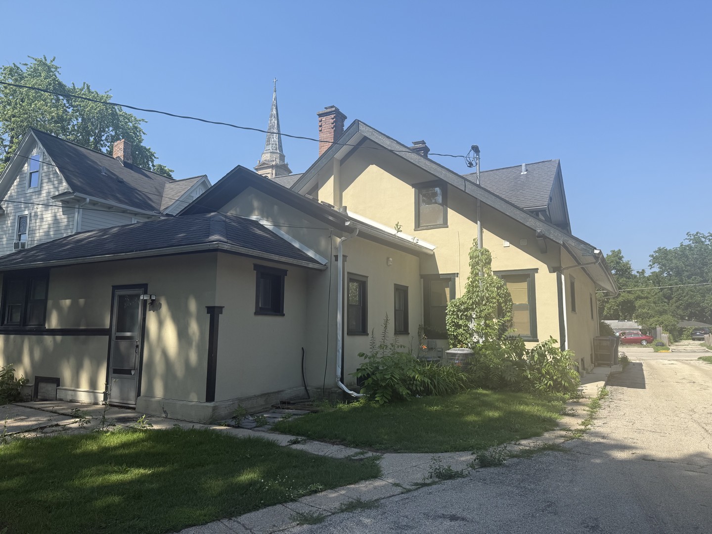 323 N West Street #B, Waukegan, IL 60085