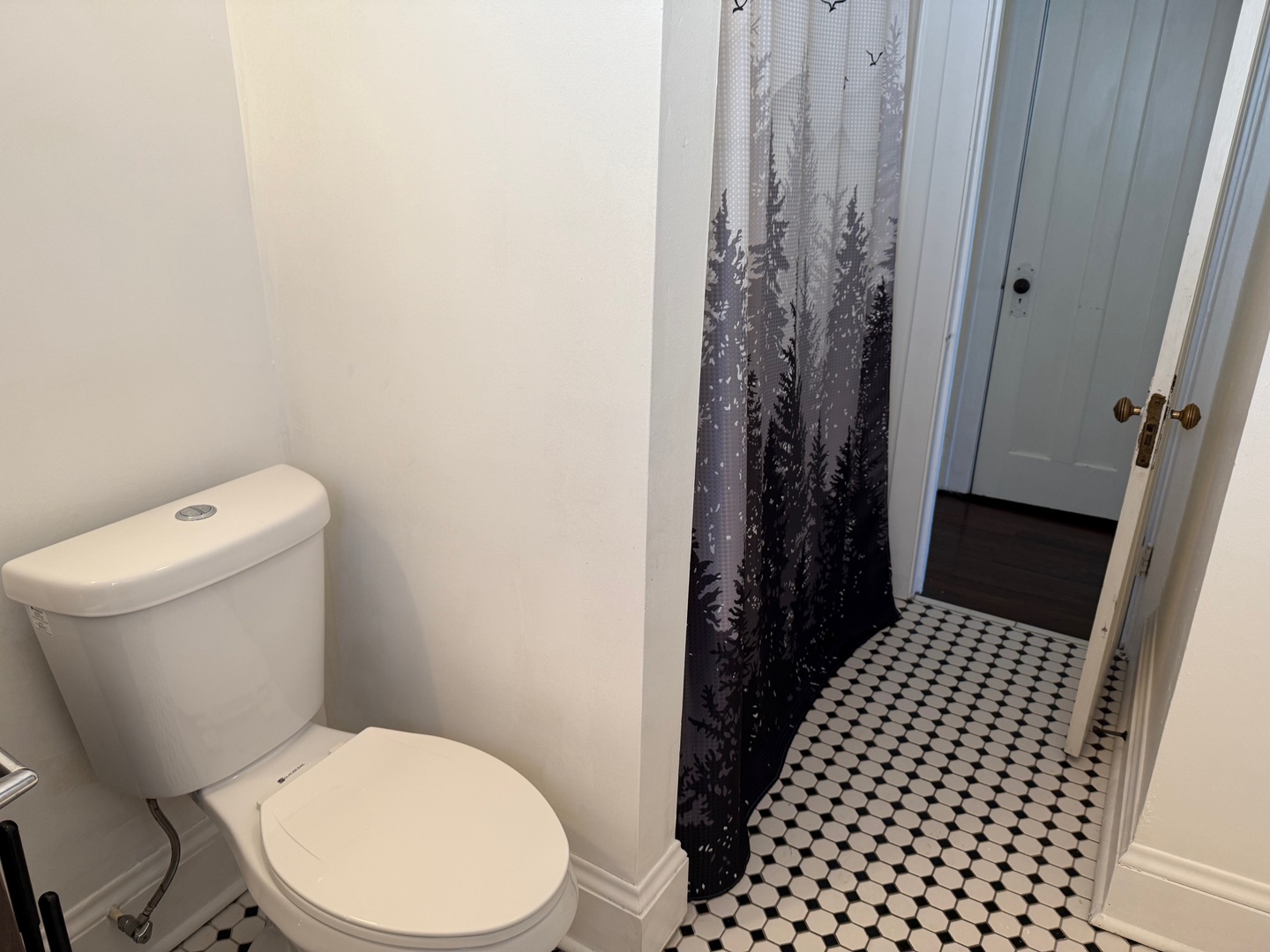 323 N West Street #B, Waukegan, IL 60085