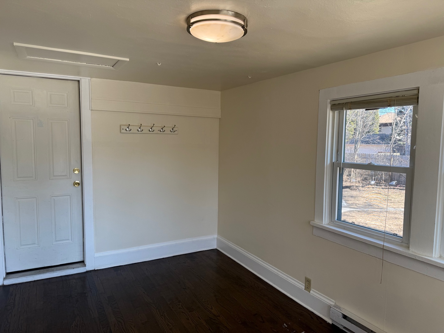 323 N West Street #B, Waukegan, IL 60085