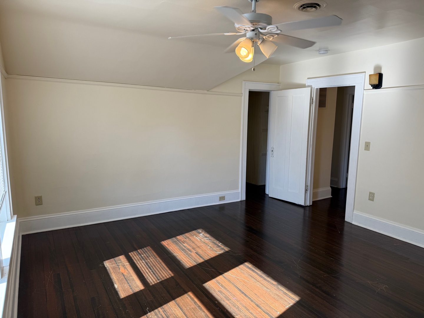 323 N West Street #B, Waukegan, IL 60085