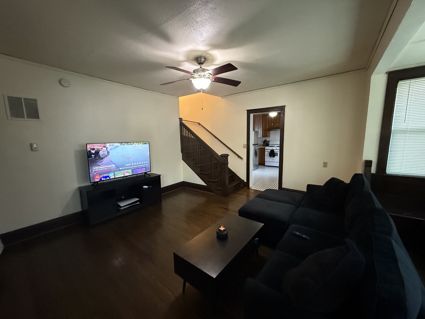 323 N West Street #B, Waukegan, IL 60085