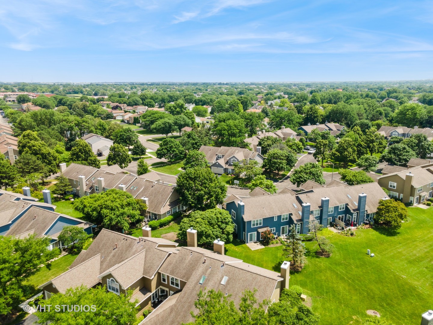 1062 RIDGEFIELD Circle, Carol Stream, IL 60188