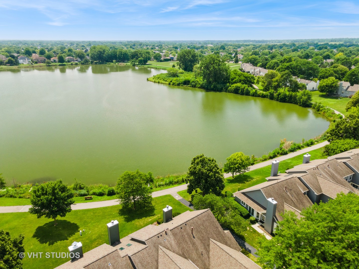 1062 RIDGEFIELD Circle, Carol Stream, IL 60188