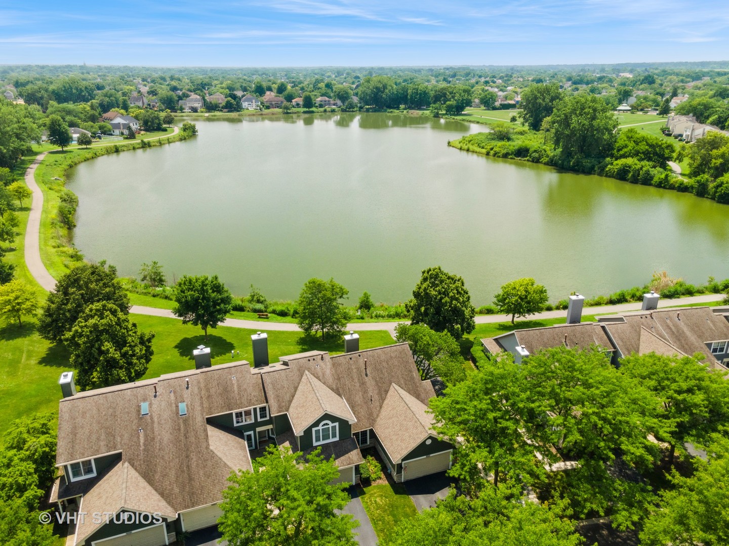 1062 RIDGEFIELD Circle, Carol Stream, IL 60188