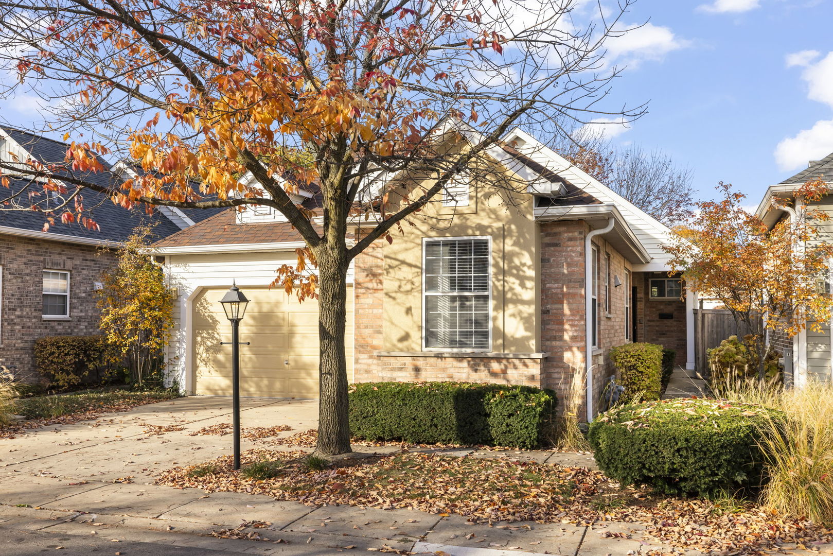1714 Astor Avenue, Oakbrook Terrace, IL 60181