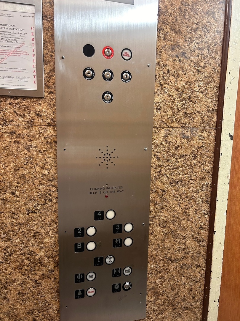 2501 W TOUHY Avenue #406, Chicago, IL 60645