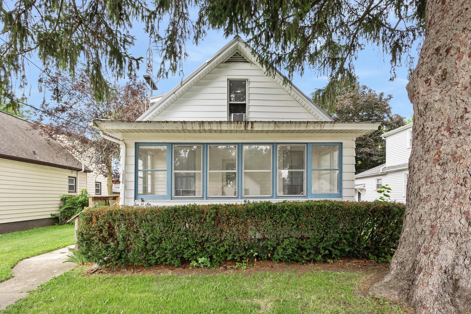 1006 N Livingston Street, Bloomington, IL 61701