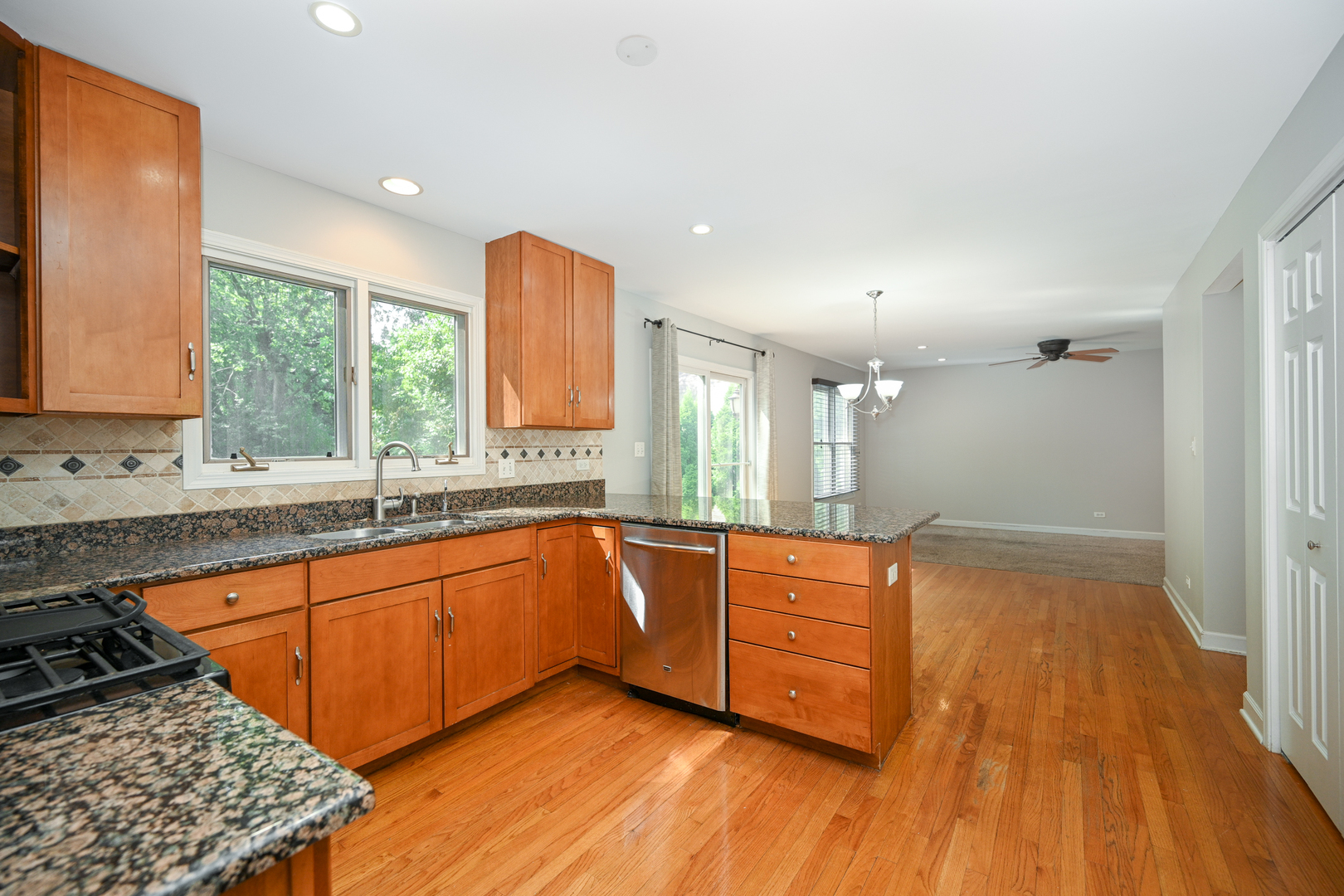 3S178 Patterman Road, Warrenville, IL 60555