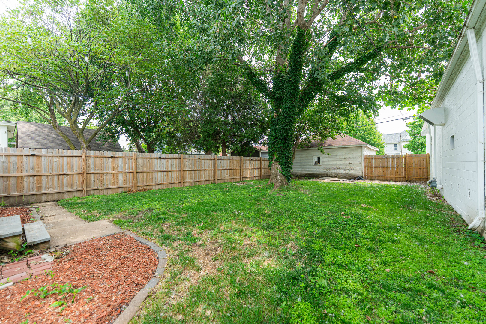 324 N 6th Street, DeKalb, IL 60115