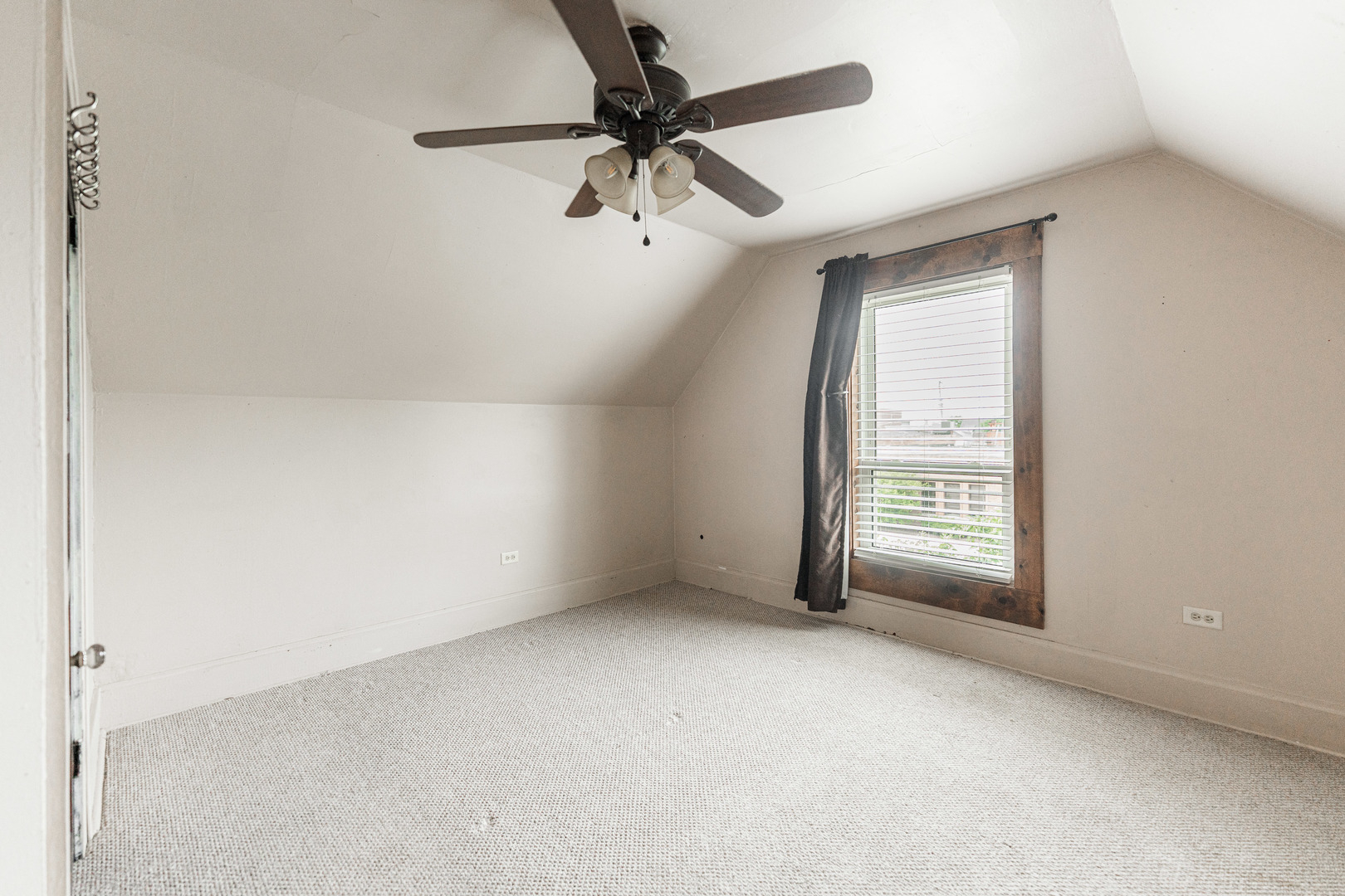 324 N 6th Street, DeKalb, IL 60115
