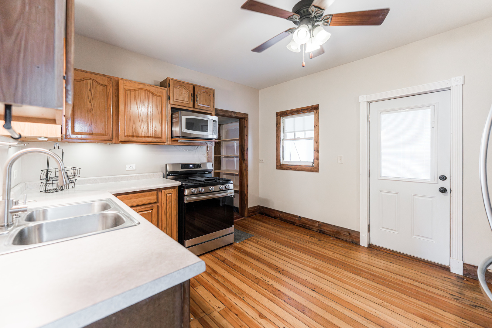 324 N 6th Street, DeKalb, IL 60115