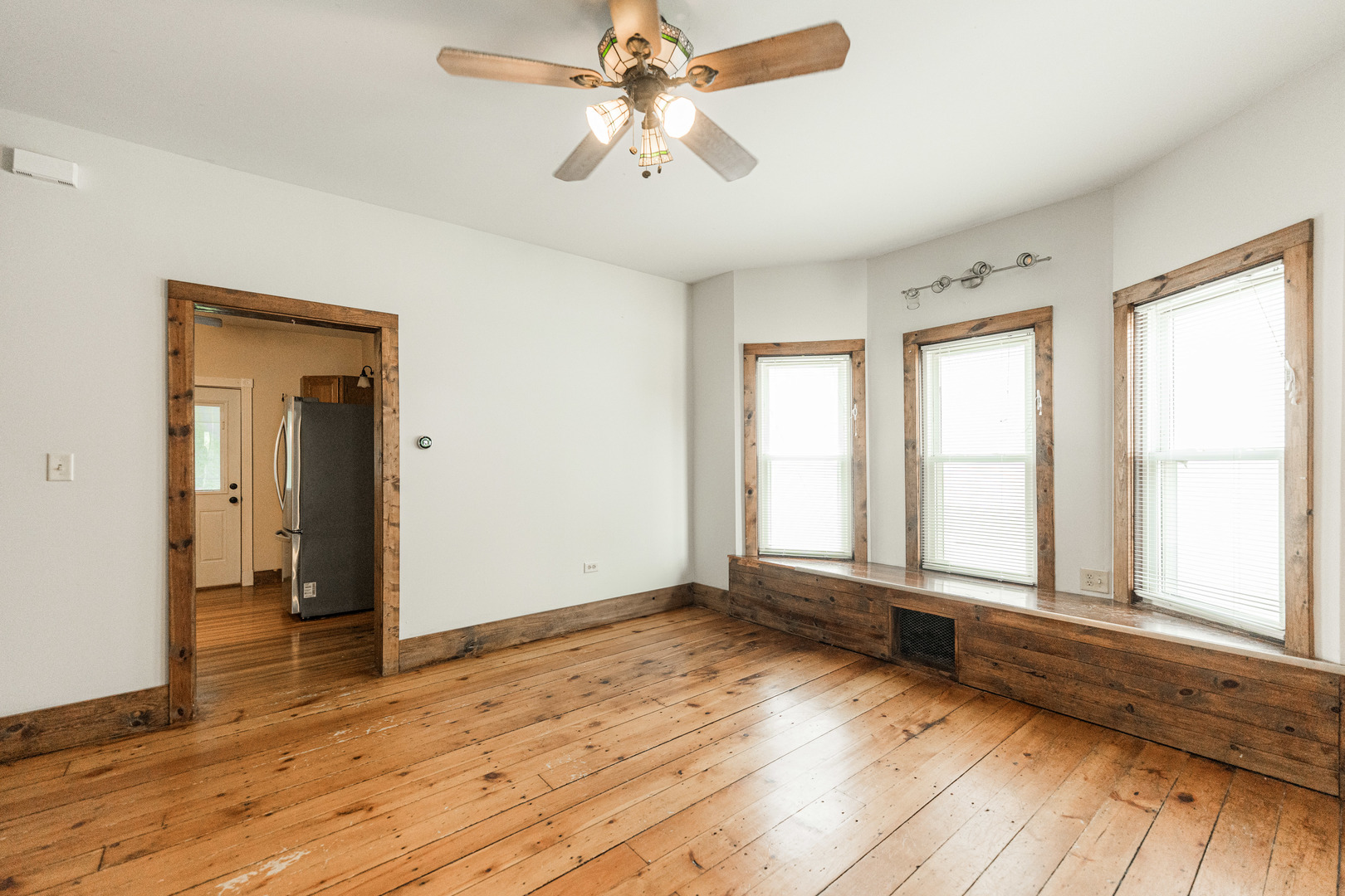 324 N 6th Street, DeKalb, IL 60115