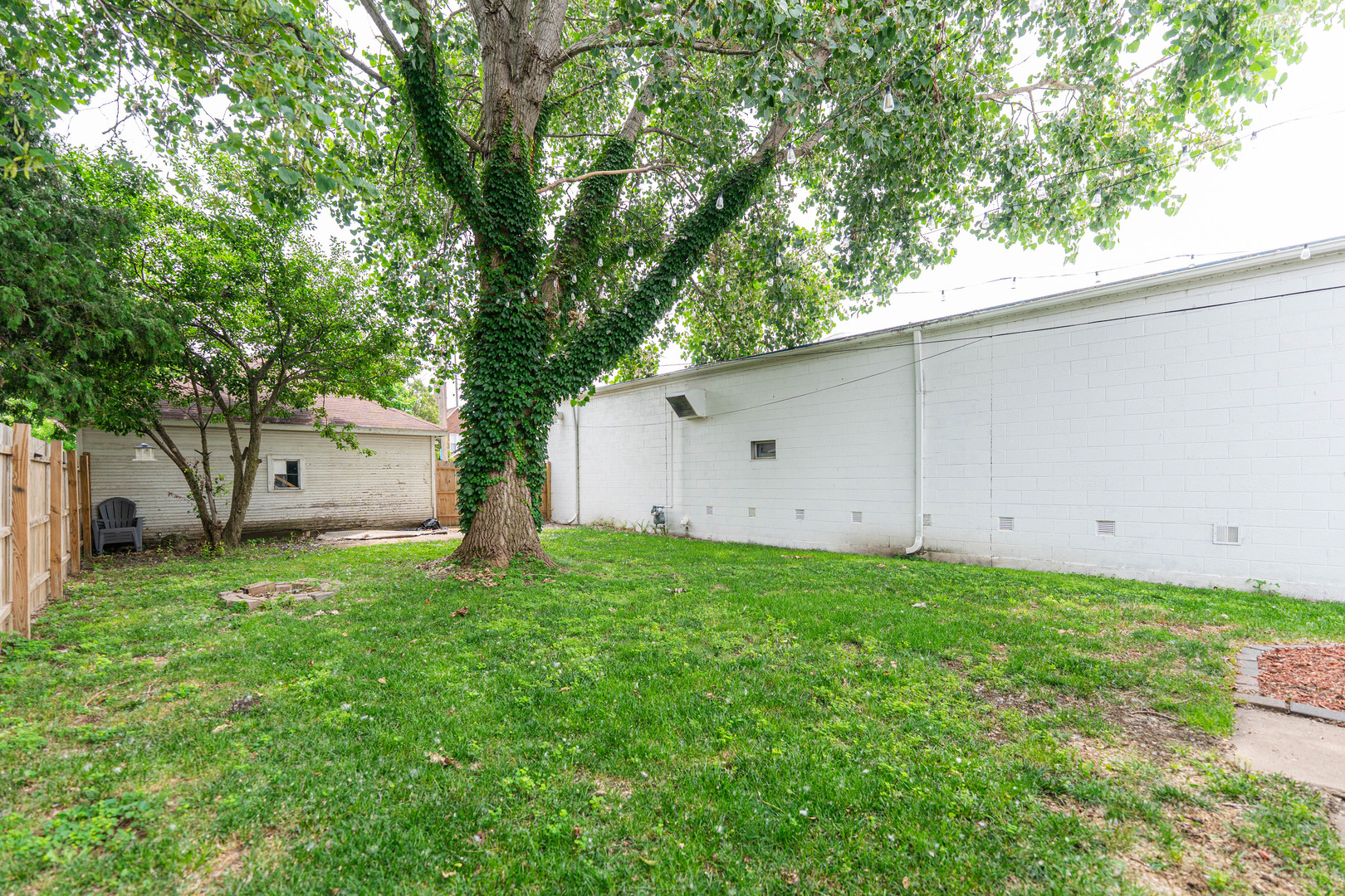 324 N 6th Street, DeKalb, IL 60115