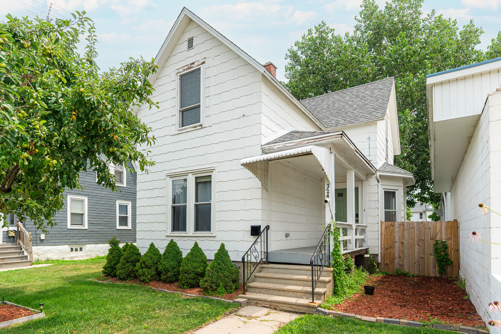 324 N 6th Street, DeKalb, IL 60115