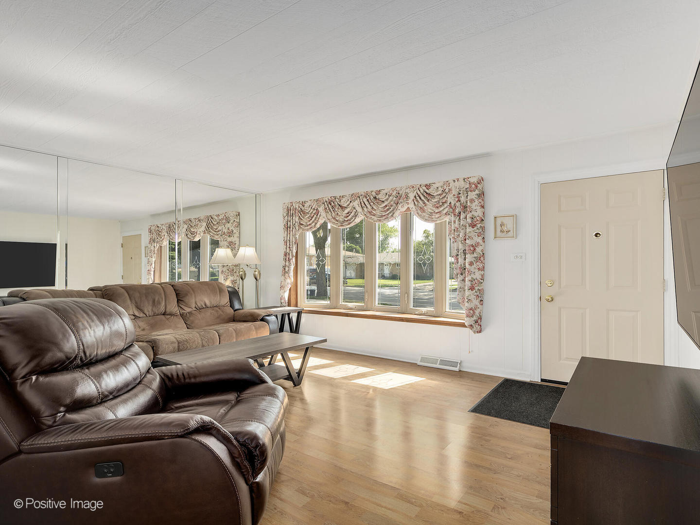 4614 Prairie Avenue, Brookfield, IL 60513