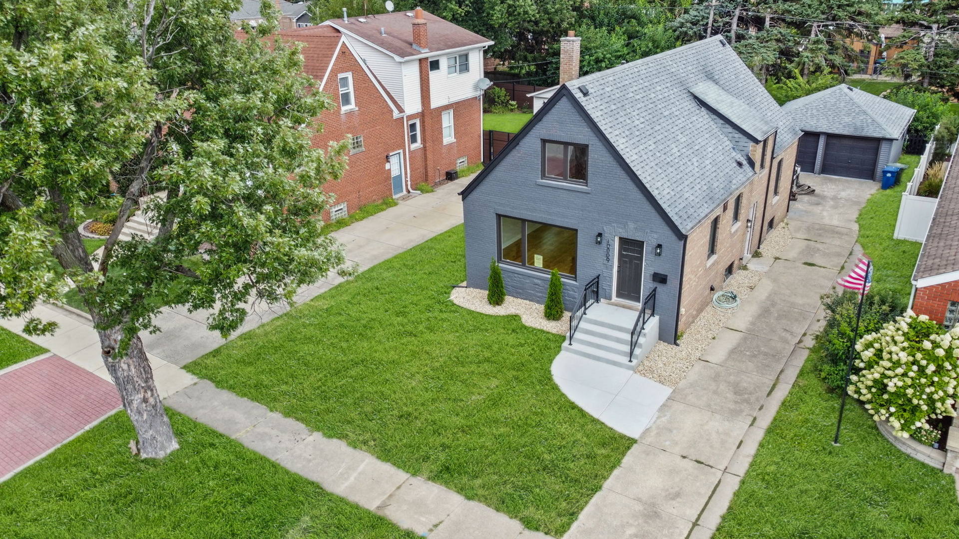 10009 S Spaulding Avenue, Evergreen Park, IL 60805