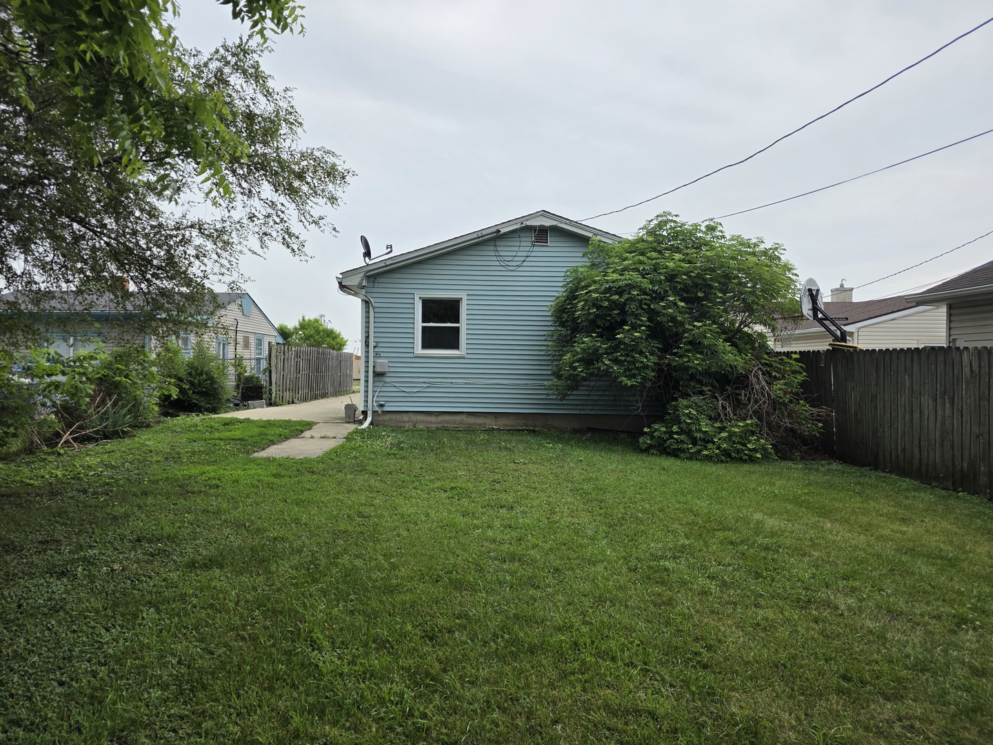 516 N Lancaster Avenue, Aurora, IL 60506