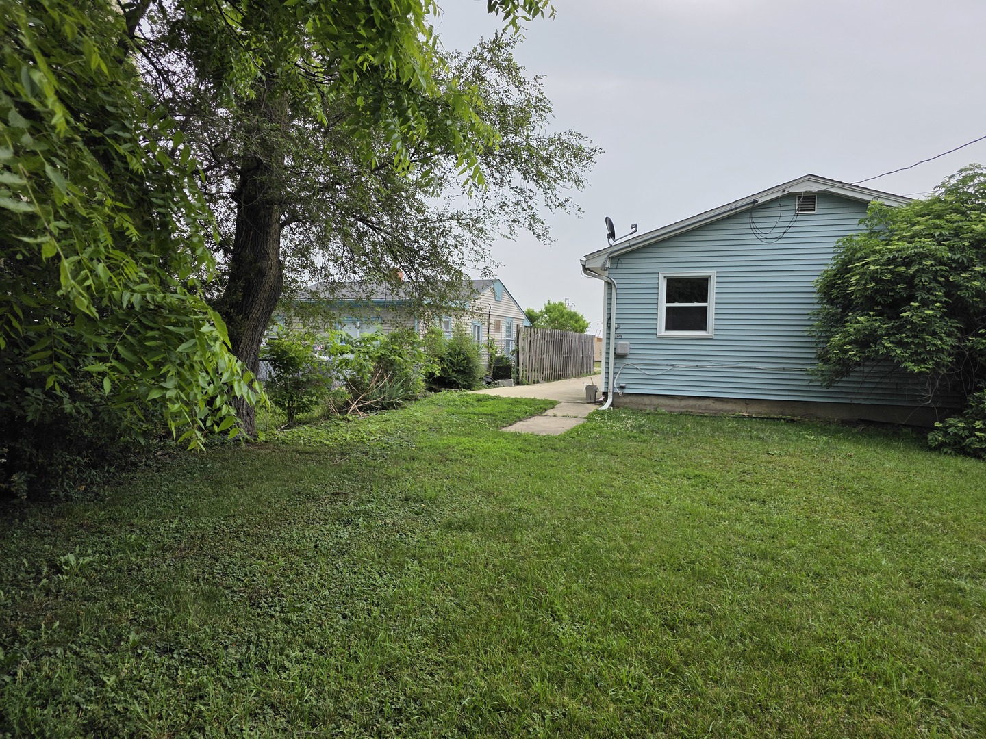 516 N Lancaster Avenue, Aurora, IL 60506