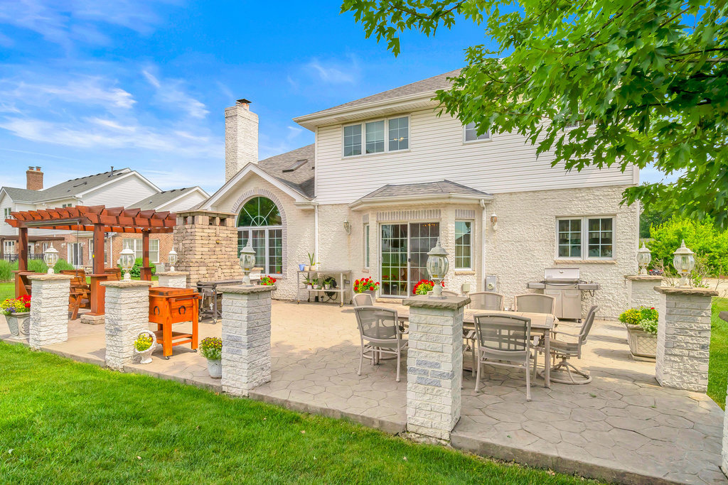 8924 Woodbine Court, Tinley Park, IL 60487