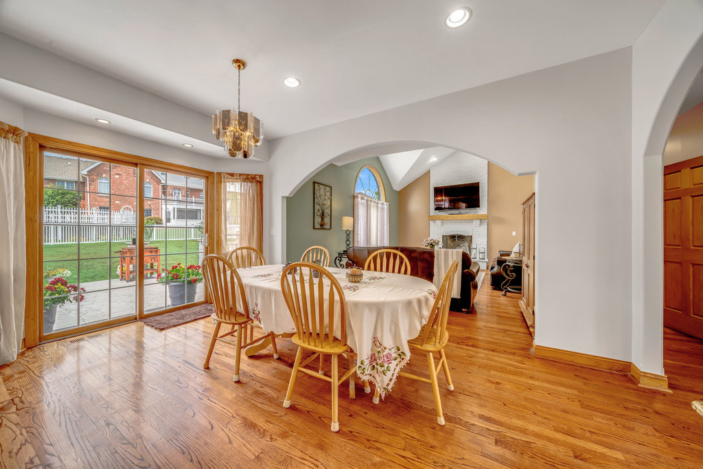 8924 Woodbine Court, Tinley Park, IL 60487