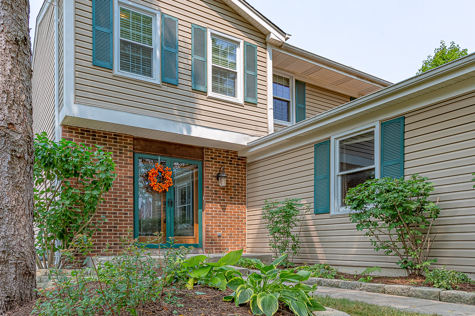 1490 Paisley Court, Hoffman Estates, IL 60010