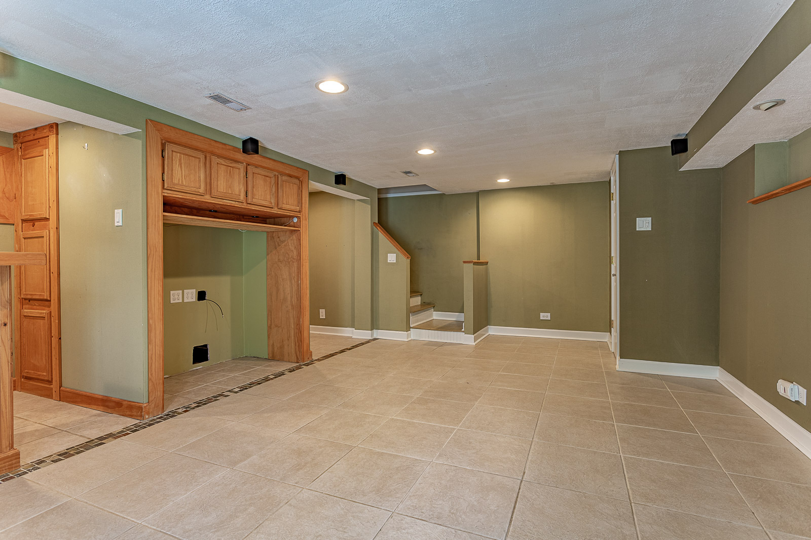 1490 Paisley Court, Hoffman Estates, IL 60010