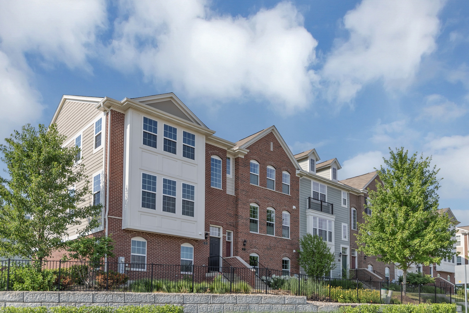 7 Bethel Lane, Schaumburg, IL 60194
